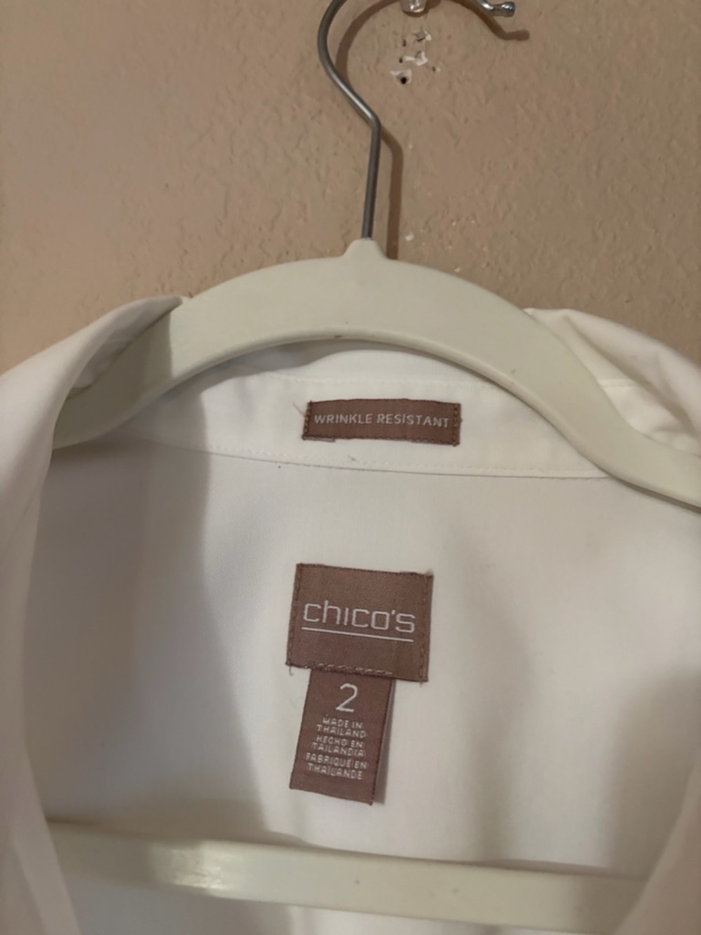 Chico’s White Wrinkle Resistant Button Down Shirt No-Iron Size 2 Large - Picture 3 of 8